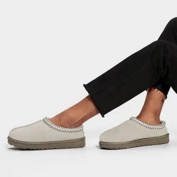 NEW UGG Suede Wool Lined Slip-on Slipper - Picture 3 of 12